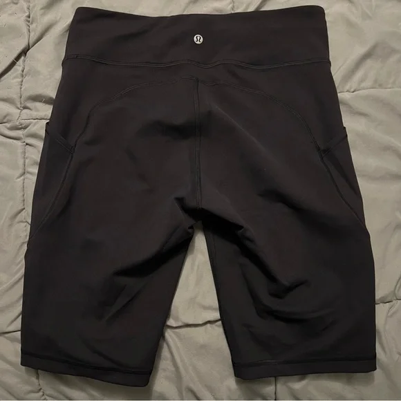 Size 10 Lululemon Invigorate High Rise Short 10” Black - Picture 1 of 4